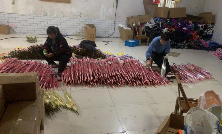 ہانگ کانگ کے صارفین کو چھتری کے احکامات بھیجنے کے لئے لاجسٹکس کا استعمال